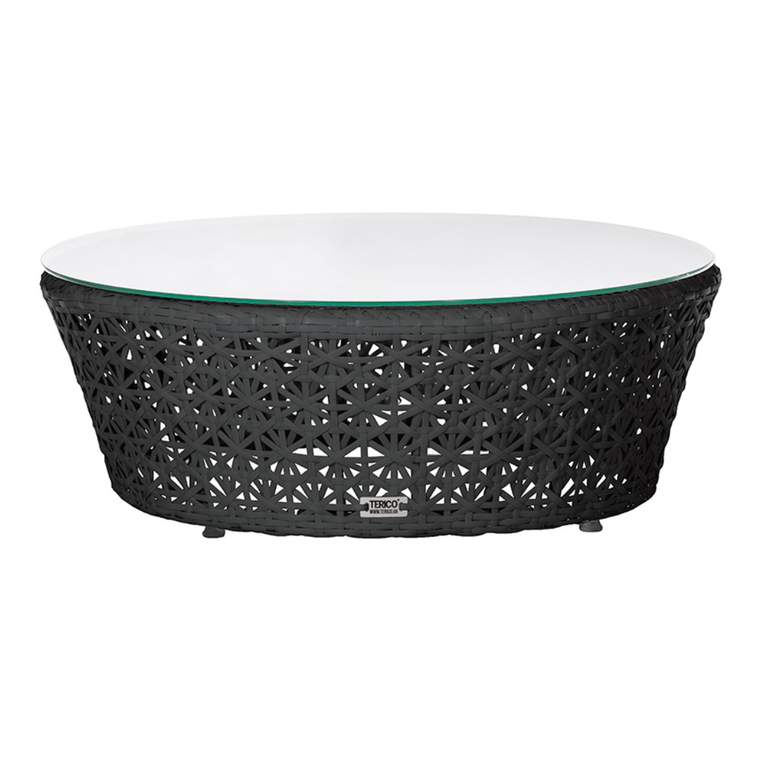 Nízký kulatý ratanový stolek KAIR Terico v černé barvě se skleněnou deskou na bílém pozadí