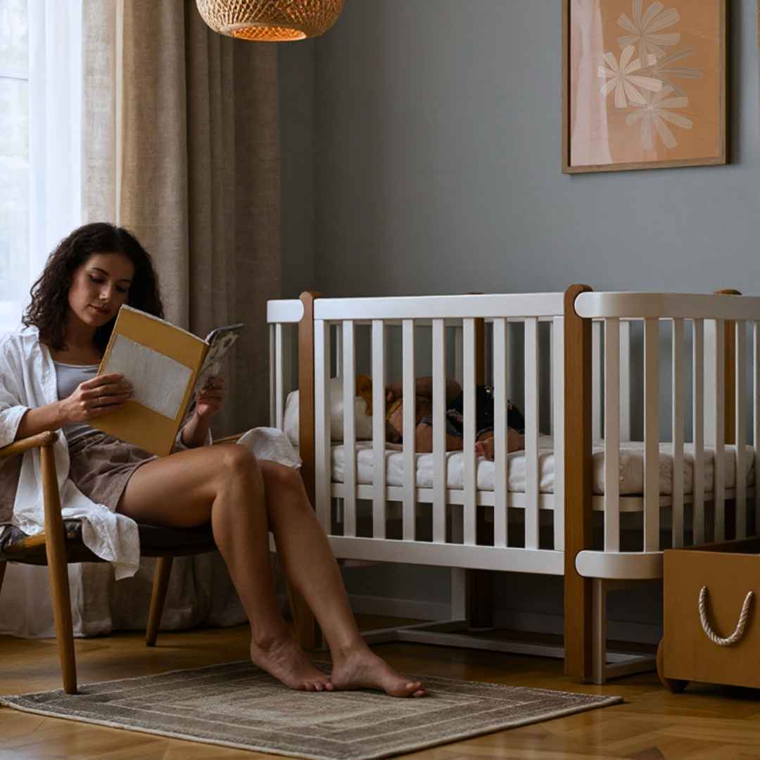 Sada. Dětská postýlka Zukko 120x60 s kvalitní matrací Hilding Anders. Bílá/Přírodní