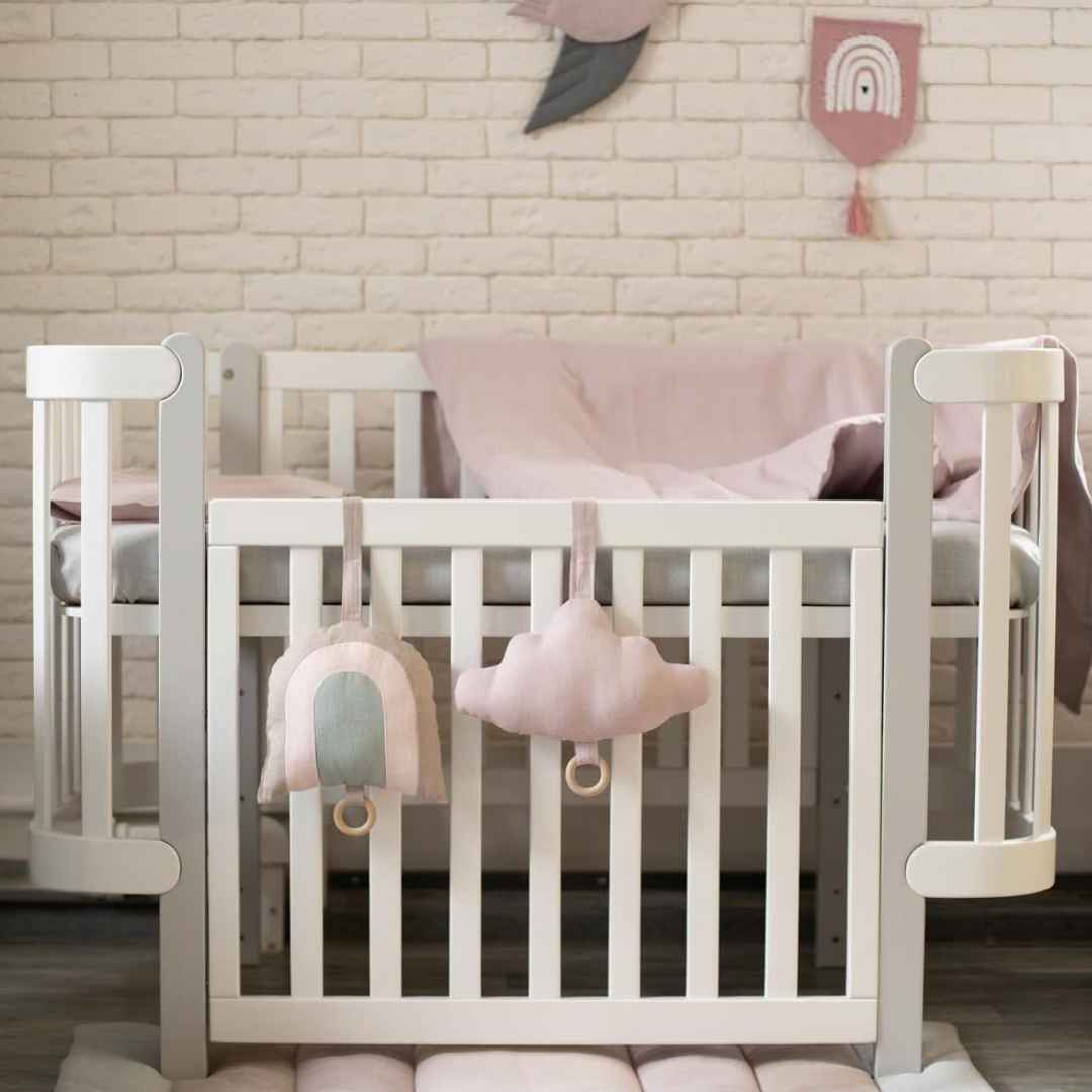 Dětská postýlka Zukko Gekko Kids 120x60. Bílá / Šedá