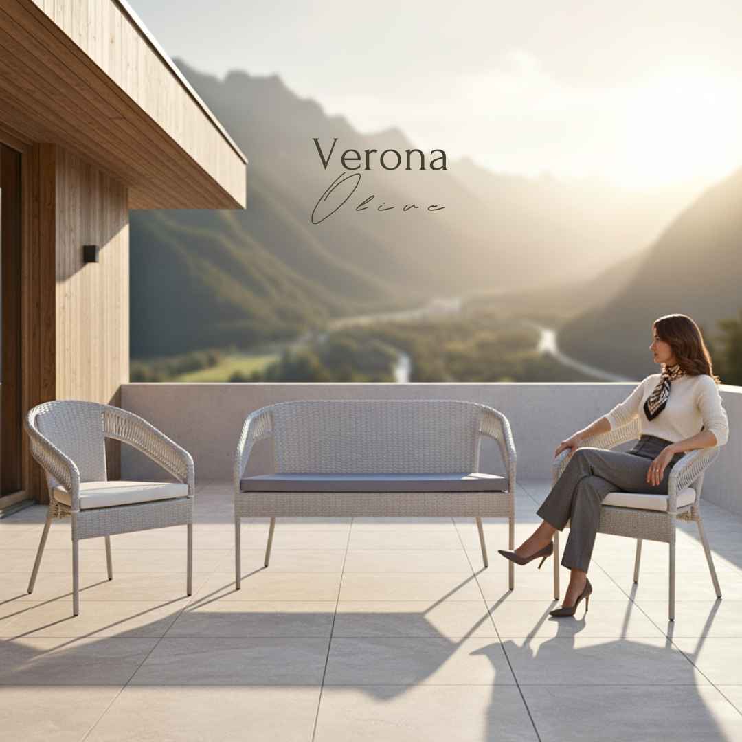 Odpočinková souprava z umělého ratanu VERONA. Skládá se ze 2 křesel a pohovky. Olivová barva